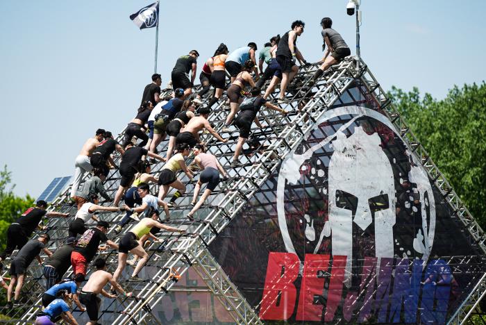 2025斯巴达勇士赛北京站落幕 袁江容夺冠新障碍首