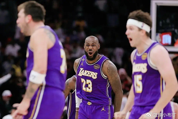 41岁詹姆斯转型无球核心 数据飙升引热议 湖人争