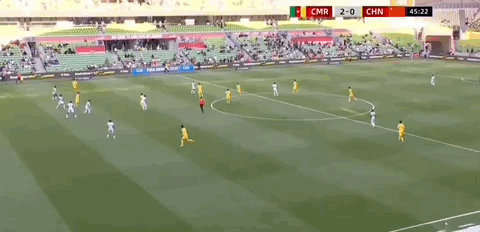 国足对阵喀麦隆遭遇全面压制 战术节奏差距暴露