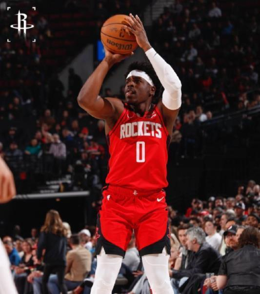 火箭队核心芬尼-史密斯遭雪藏 轮换席位彻底被剥