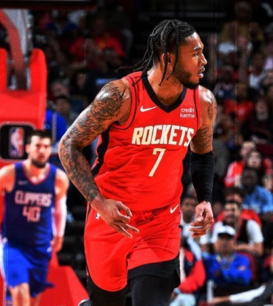 火箭队核心芬尼-史密斯遭雪藏 轮换席位彻底被剥