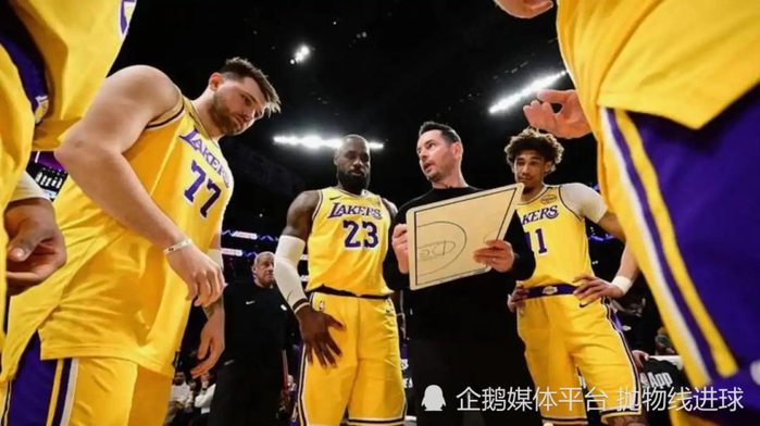 肯纳德加盟湖人后三分球表现惊艳，战术体系焕