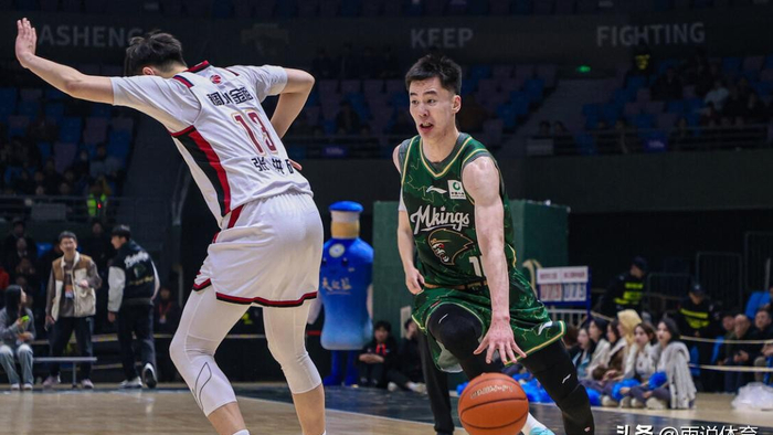 CBA季后赛名额争夺白热化 上海广厦稳居前二 其他