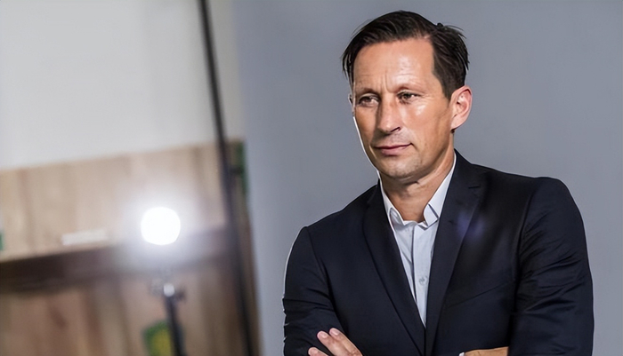 青岛海牛小将邝兆雷首秀惊艳 助球队战平同城劲