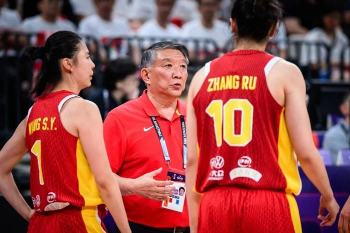 中国女篮世界杯分组遭美国挑战，意大利捷克成