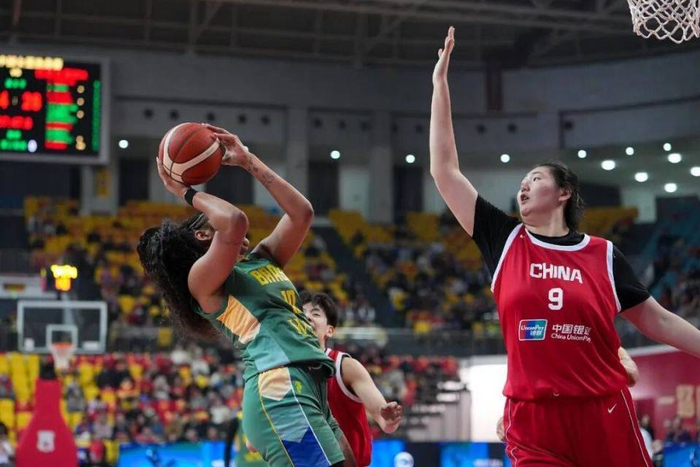 中国女篮世界杯分组遭美国挑战，意大利捷克成