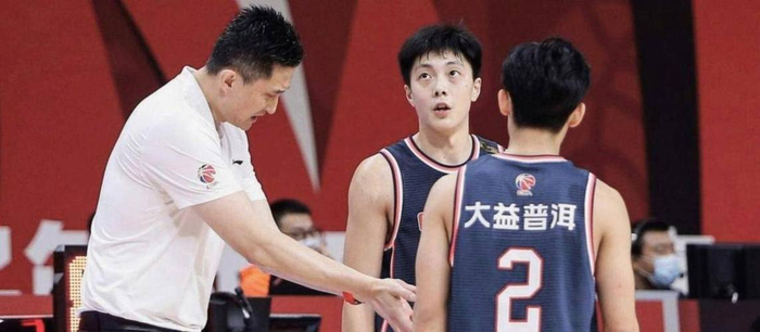 CBA联赛监管升级 年轻球员海外发展与季后赛赛制